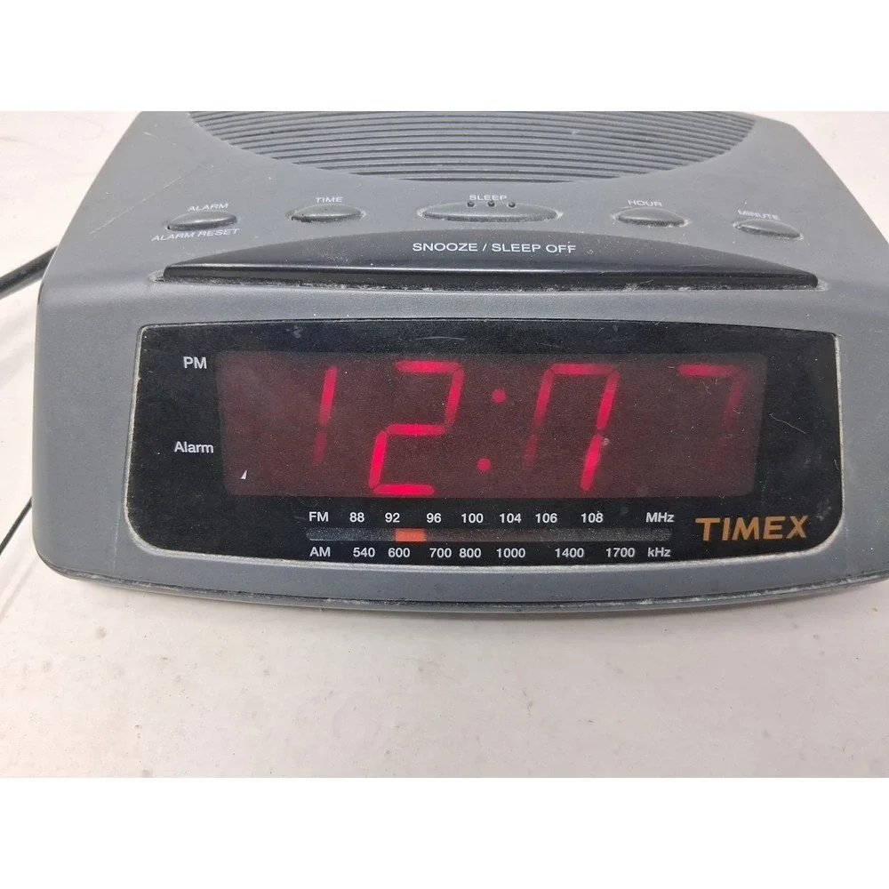 Vintage Timex T229B AM/FM Alarm Clock Radio Tested Works. N